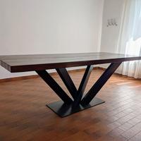 Tavolo in legno massello