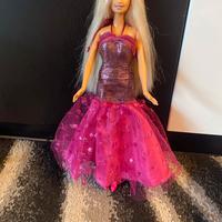 Barbie e vestito anni 90