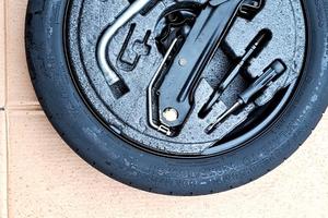 ruotino 125/70 r16 vw audi kit attrezzi