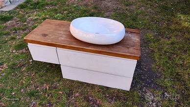 Mobile bagno a sospensione con lavabo