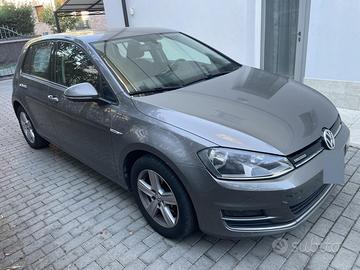 Volkswagen Golf TGI (metano)