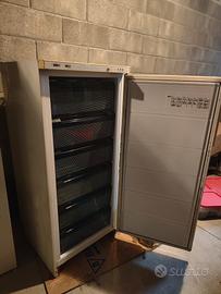Freezer verticale