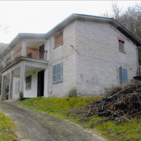 Casa indipendente ad Alvito con giardino e terreni