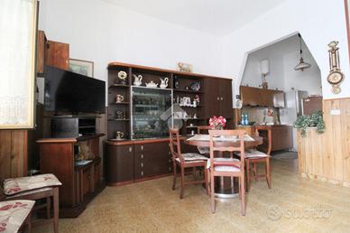 3 LOCALI A ISOLA DI CAPO RIZZUTO