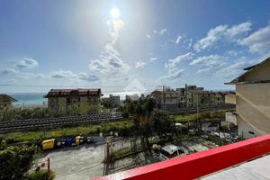 4 LOCALI A FALERNA