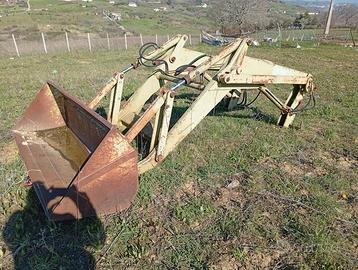 Pala caricatore frontale per trattore