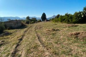 Grande terreno con rudere