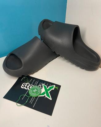 Yeezy Slide Black