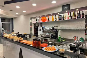 Bar, licenza e arredamento