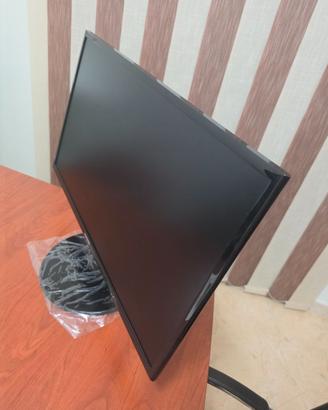 Monitor Samsung 27 pollici per poco utilizzo.