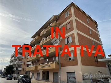 4 LOCALI A SAN NICOLA LA STRADA