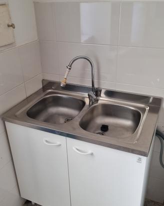 Lavello in acciaio da cucina