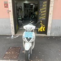 Suzuki Sixteen 150 fine 2009 - PERMUTE