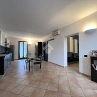 VILLA A SCHIERA A MARIANA MANTOVANA