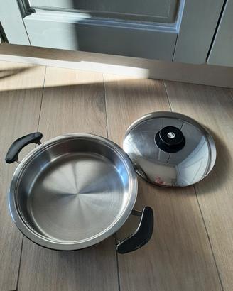 Casseruola con coperchio AMC