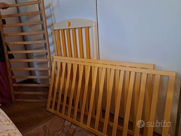 lettino con materasso