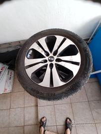 Cerchi in lega e gomme originali kia sportage
