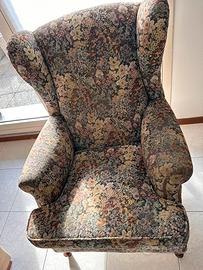 Poltrona vintage classica floreale in legno