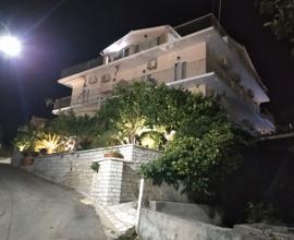 Estivi Mono/li- Bilo Arredati a Kassiopi Corfù GR