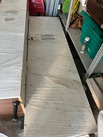 Due pensili di una cucina nuovissimi