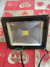 Faro a Led a luce fredda con luminosità di 100watt