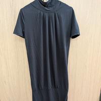 vestito grigio a maniche corte con collo alto