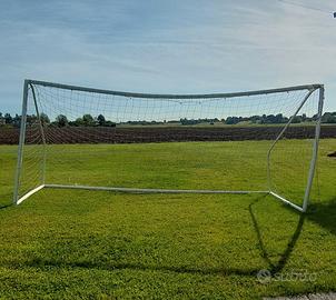 Porta da calcio senza rete