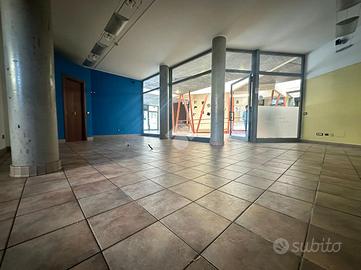 NEGOZIO A GRUGLIASCO