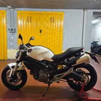 Ducati Monster 696+ ABS