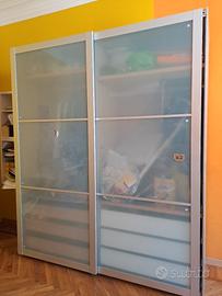Mobile con ante scorrevoli Ikea