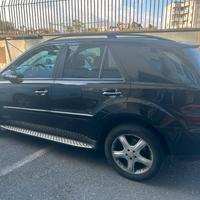 Auto  Mercedes ML 320   4 Matic