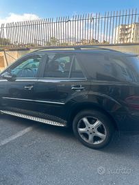 Auto  Mercedes ML 320   4 Matic