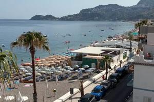 Taormina lungomare di Letojanni per 4-8 persone 