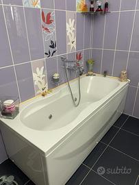 Vasca da bagno con idromassaggio