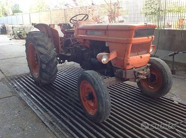 Trattore fiat 640 ricambi usati om 650