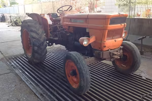 Trattore fiat 640 ricambi usati om 650