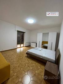 Stanza in appartamento di 130 m² a Roma