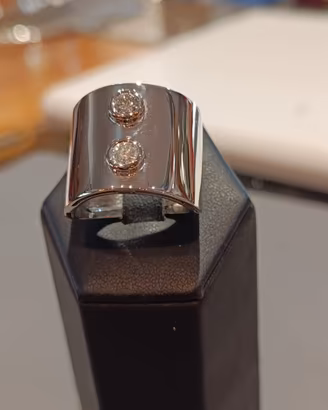 Anello in oro bianco con 2  diamanti  (permuta)