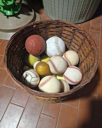 Cesto di 22 palline vario tipo