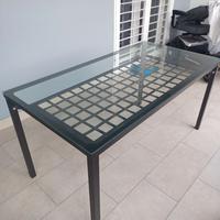 Tavolo in ferro e vetro