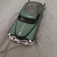 Modello di auto d'epoca in die cast nuova