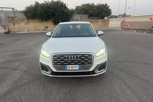 Audi Q2 30 TDI S tronic Identity Black