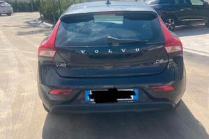 Auto Volvo V40 D2