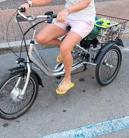 BICI ELETTRICA A TRE RUOTE