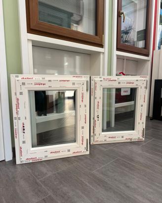 Finestre Aluplast in Pvc (Misure L 550 x H 640)