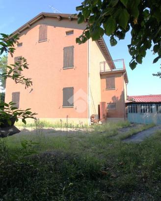 VILLA SINGOLA A SASSUOLO