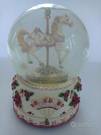 Palla di neve giostra cavalli con Carillon 