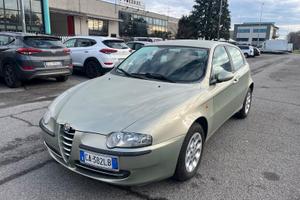 Alfa Romeo 147 1.6i 16V Twin Spark cat 5p. Progres