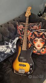 Basso elettrico Fender Squier