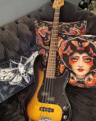 Basso elettrico Fender Squier